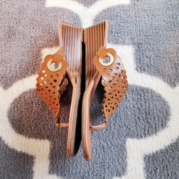 Laser cut Design Wedge Sandals by Paolo Studio - Picture 4 of 8